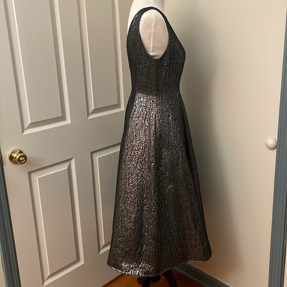 Dress - Picture 4 of 8